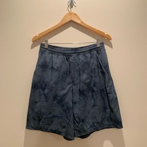 lululemon men’s blue tie dye 9” short